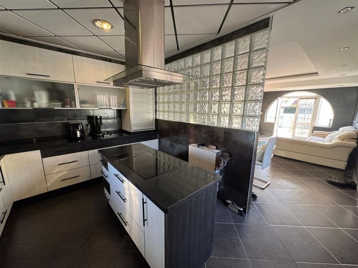 Image No.38-2 Bed Villa for sale