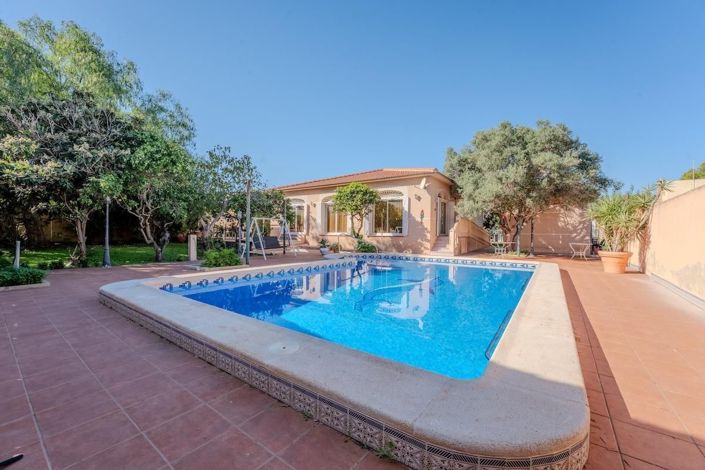 Image No.1-2 Bed Villa for sale