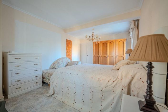 Image No.10-2 Bed Villa for sale