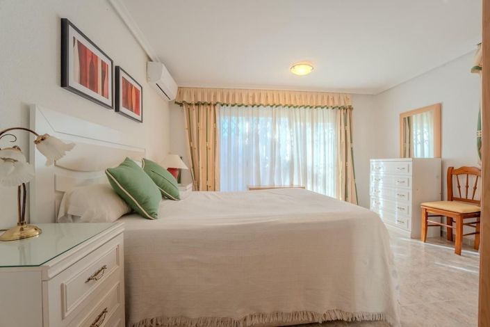 Image No.11-2 Bed Villa for sale