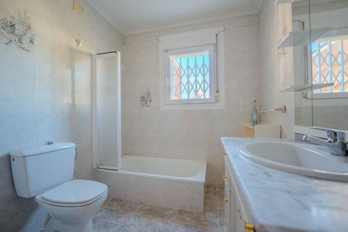 Image No.15-2 Bed Villa for sale