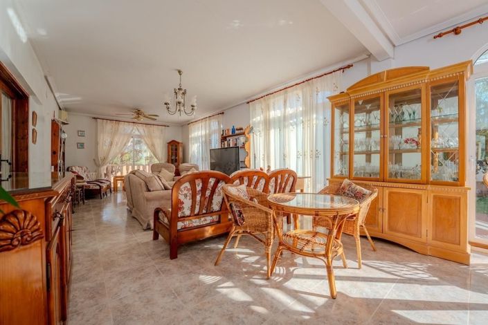 Image No.17-2 Bed Villa for sale