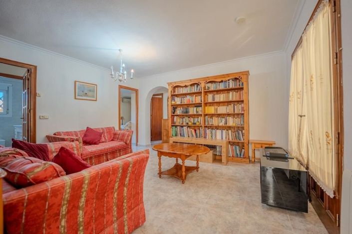 Image No.19-2 Bed Villa for sale