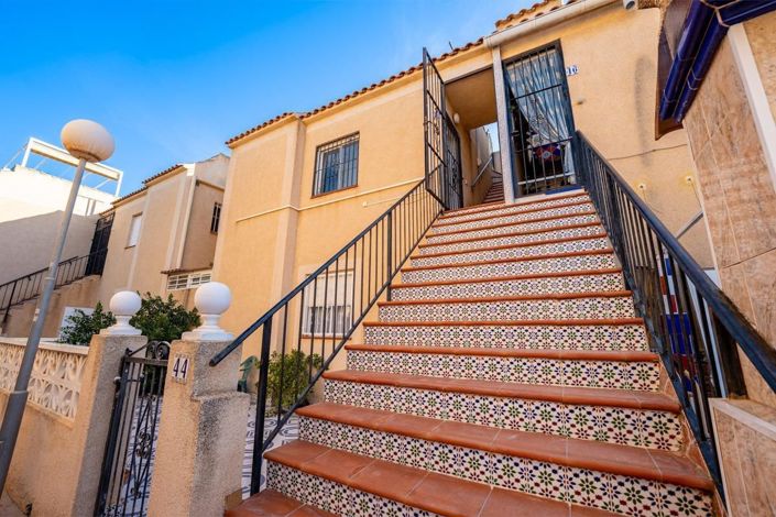 Image No.20-2 Bed Apartment for sale