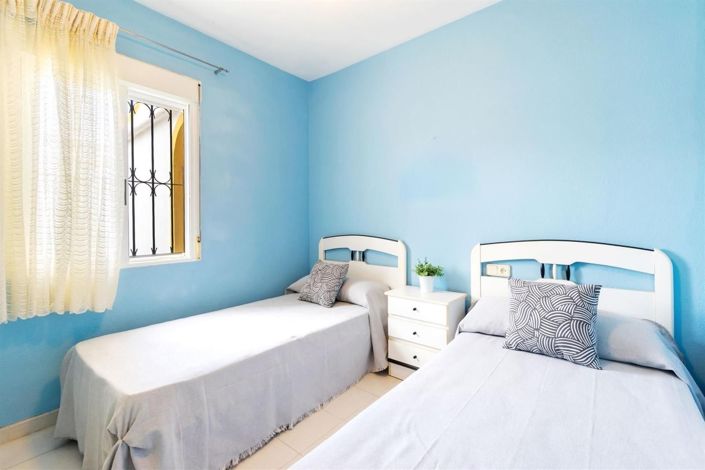 Image No.14-3 Bed House for sale