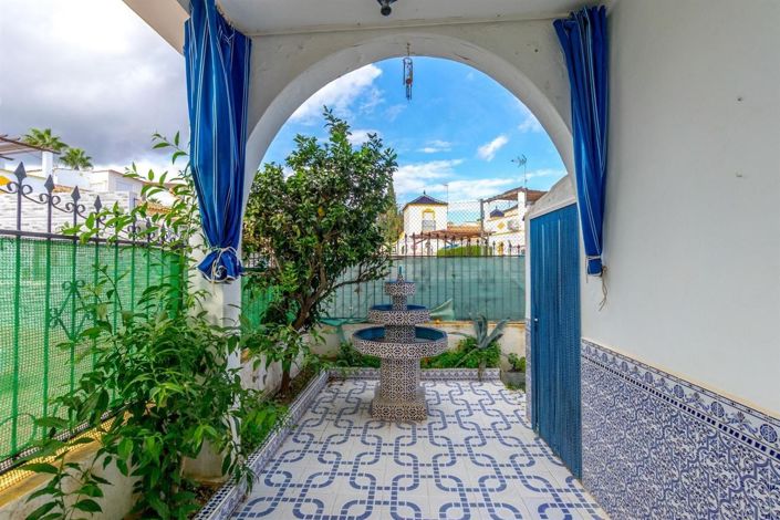 Image No.15-3 Bed House for sale