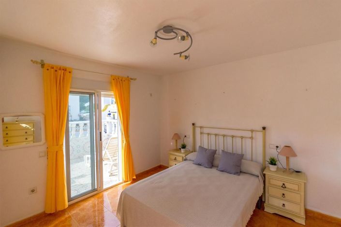 Image No.20-3 Bed House for sale