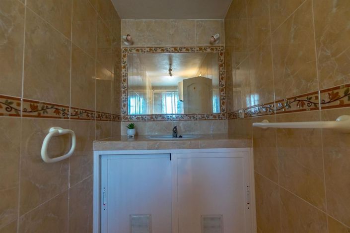 Image No.22-3 Bed House for sale