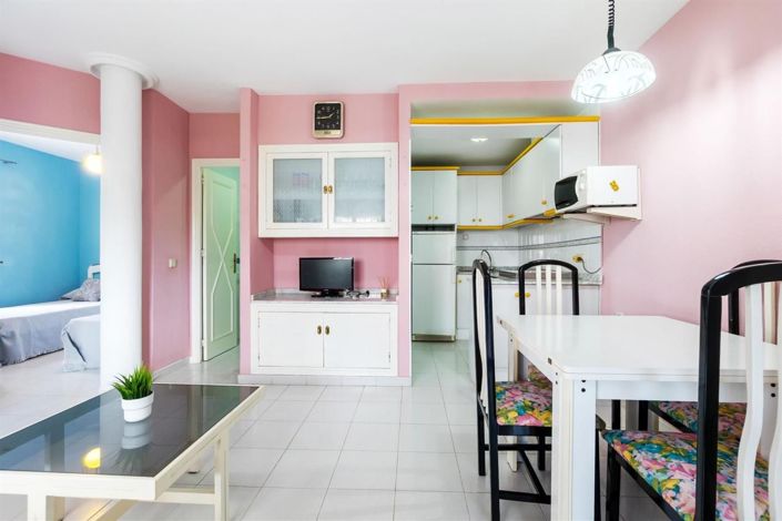 Image No.6-3 Bed House for sale