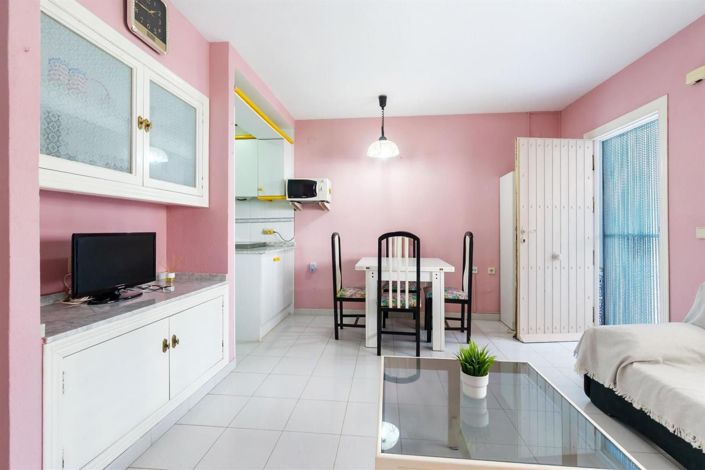 Image No.7-3 Bed House for sale