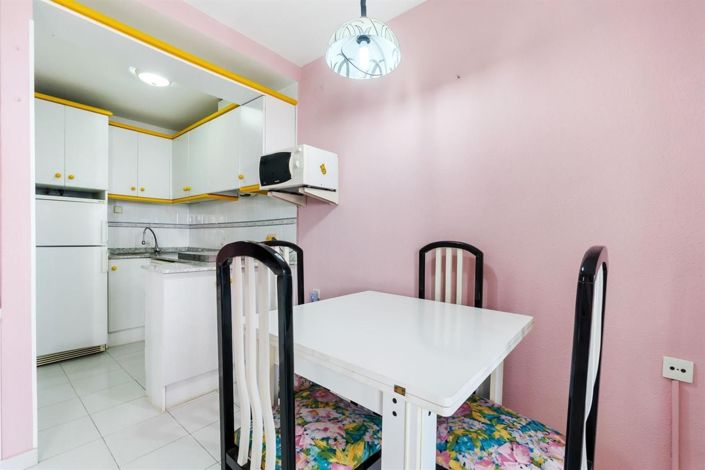 Image No.8-3 Bed House for sale