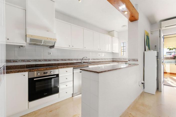 Image No.10-3 Bed House for sale