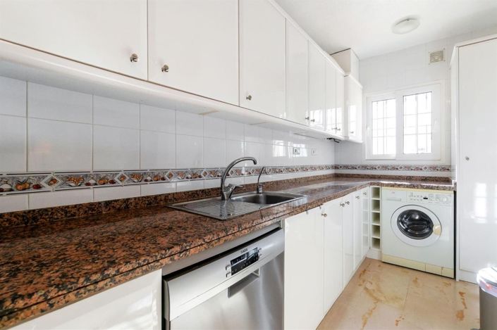 Image No.12-3 Bed House for sale