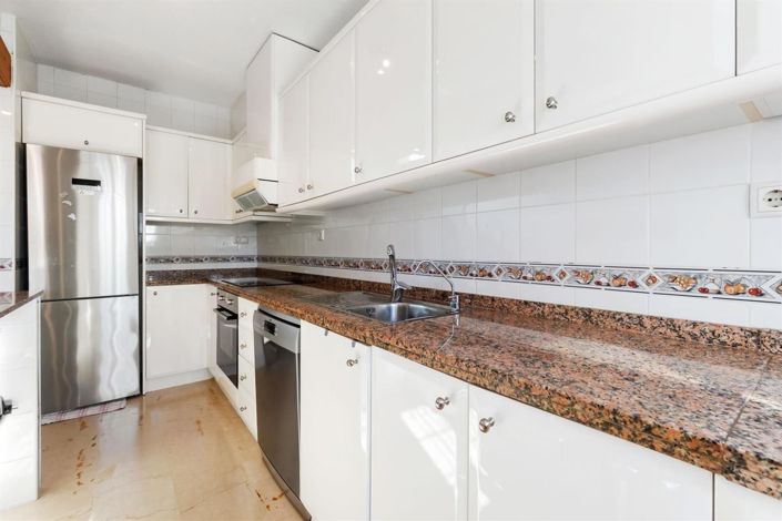 Image No.13-3 Bed House for sale