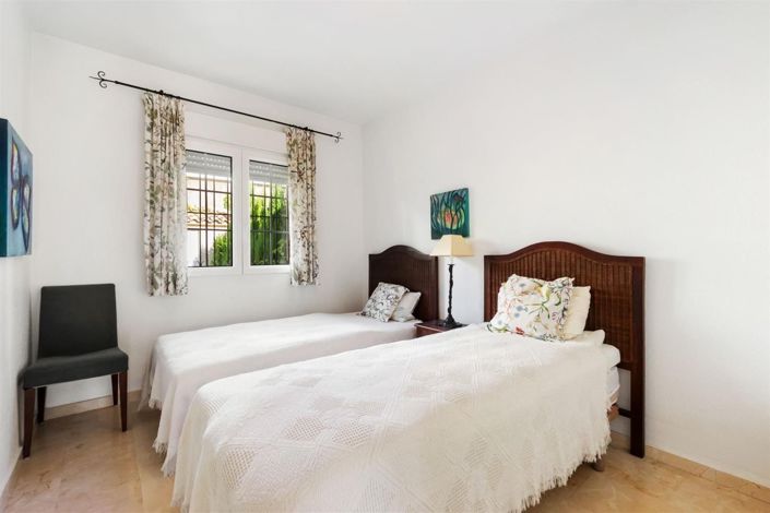 Image No.16-3 Bed House for sale