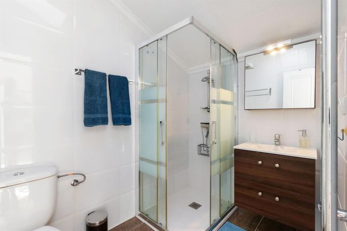 Image No.19-3 Bed House for sale