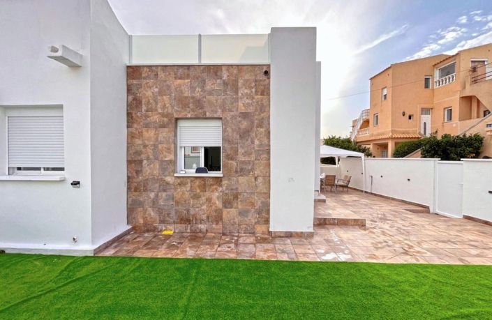 Image No.3-2 Bed House for sale