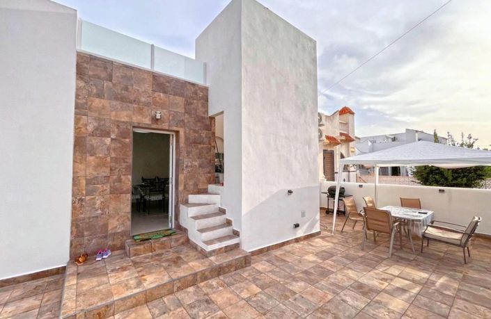 Image No.5-2 Bed House for sale