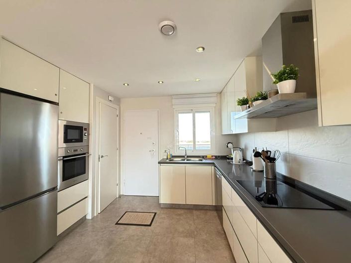 Image No.8-2 Bed Apartment for sale