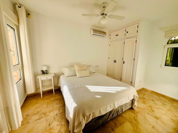 Image No.10-3 Bed Villa for sale