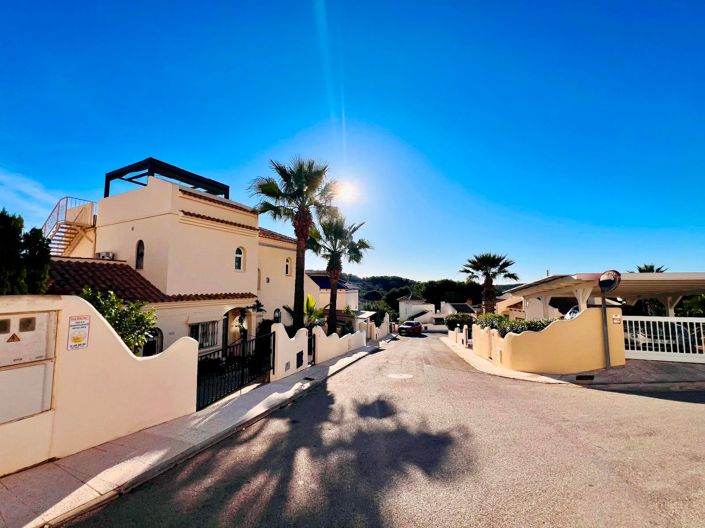 Image No.3-Villa de 3 chambres à vendre à Orihuela Costa