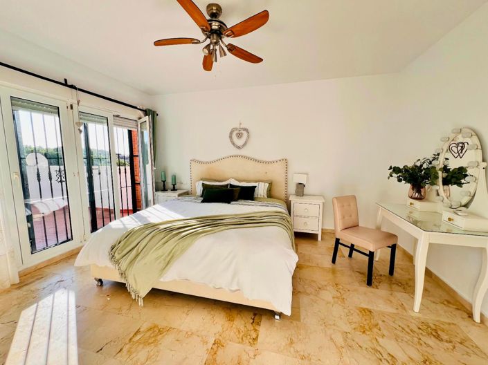 Image No.5-3 Bed Villa for sale