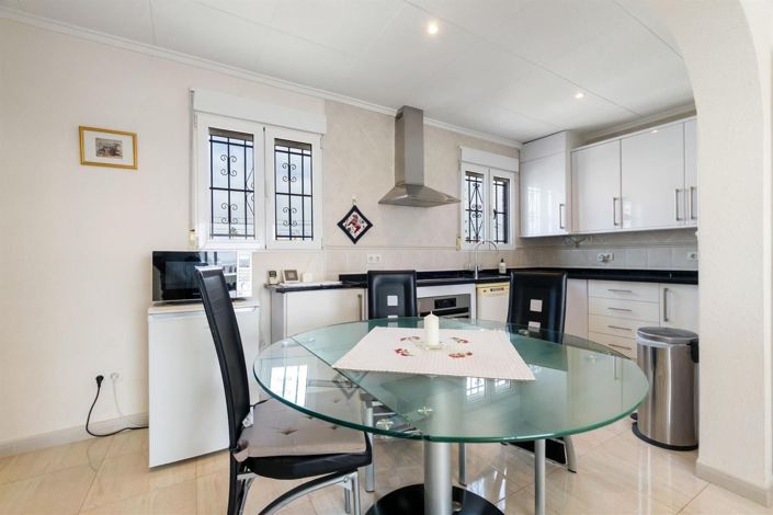 Image No.20-Villa de 4 chambres à vendre à Torrevieja