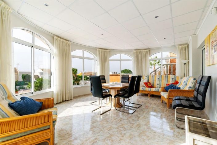 Image No.3-Villa de 4 chambres à vendre à Torrevieja