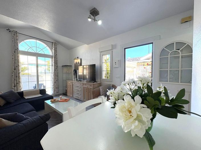 Image No.18-2 Bed Villa for sale