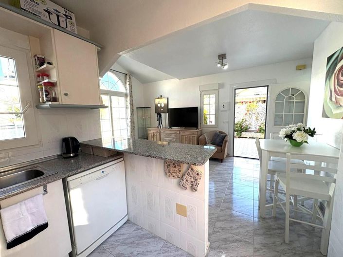 Image No.25-2 Bed Villa for sale