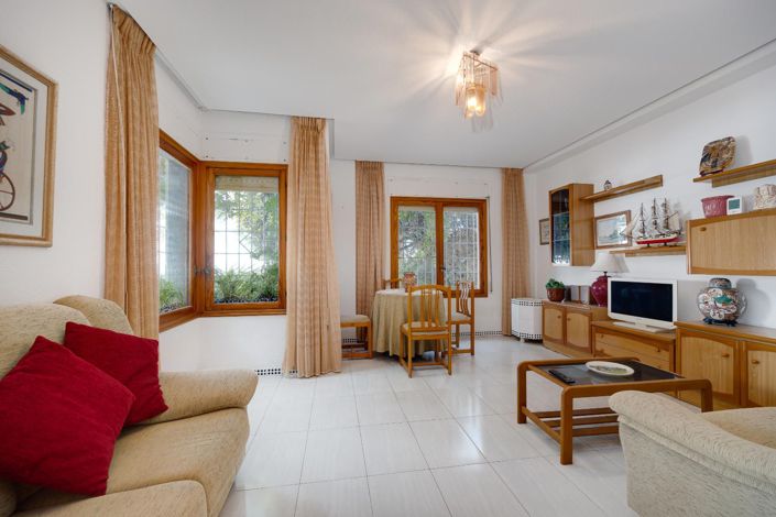 Image No.10-Villa for sale