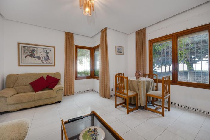 Image No.11-4 Bed Villa for sale