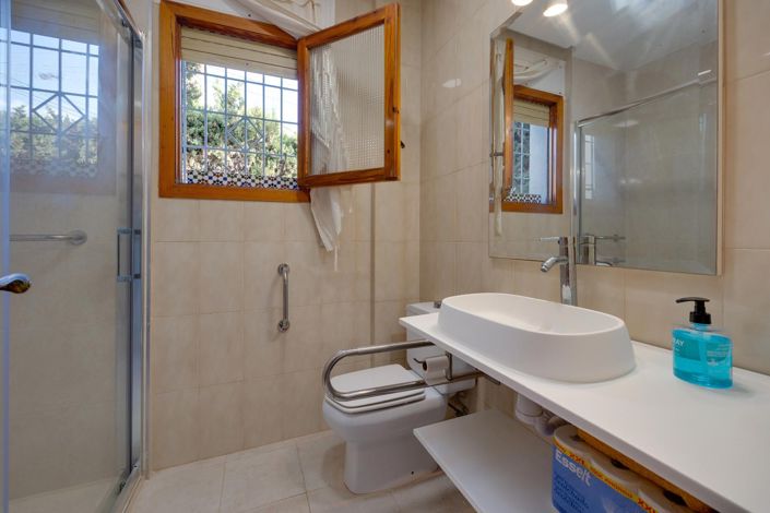 Image No.14-4 Bed Villa for sale