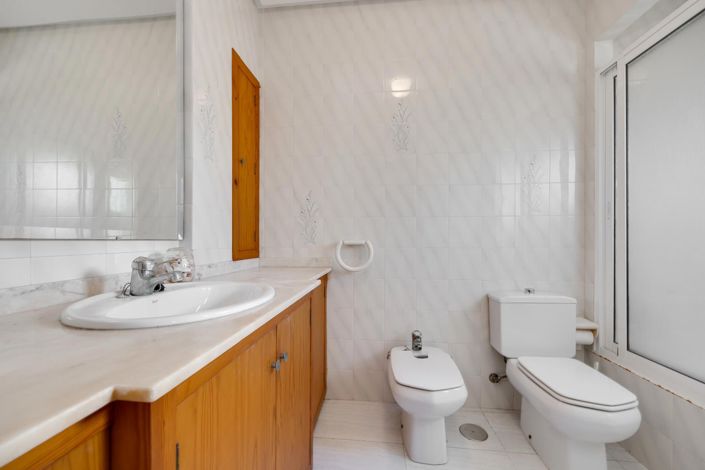 Image No.42-Villa for sale