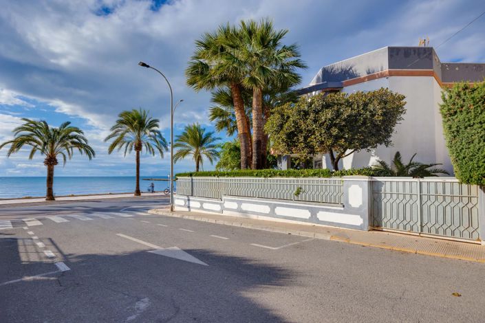 Image No.53-Villa for sale