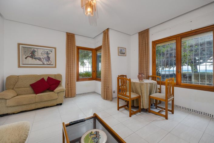 Image No.9-4 Bed Villa for sale