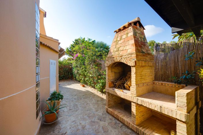 Image No.11-6 Bed Villa for sale