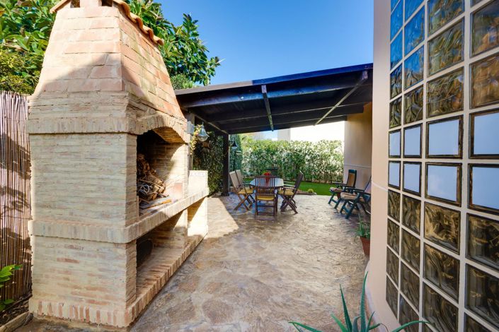 Image No.12-6 Bed Villa for sale