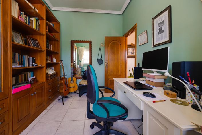 Image No.30-6 Bed Villa for sale