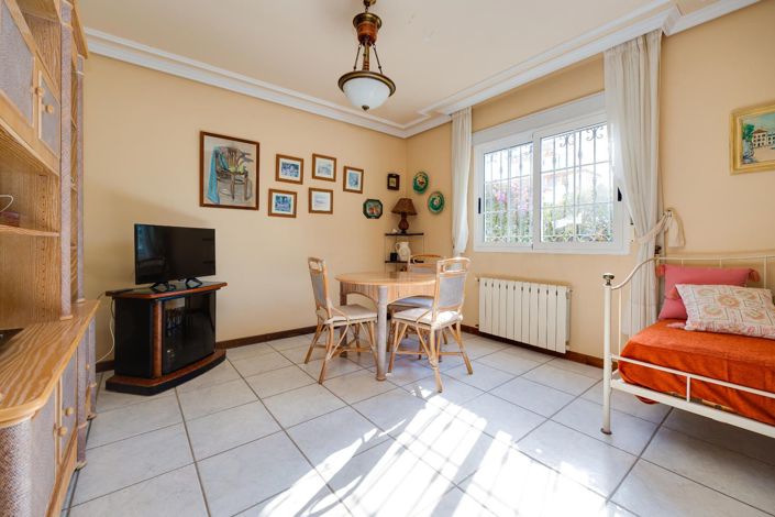 Image No.38-6 Bed Villa for sale