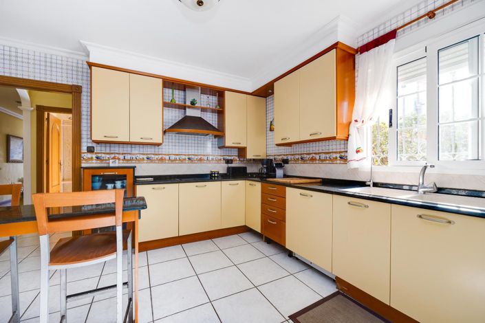 Image No.42-6 Bed Villa for sale