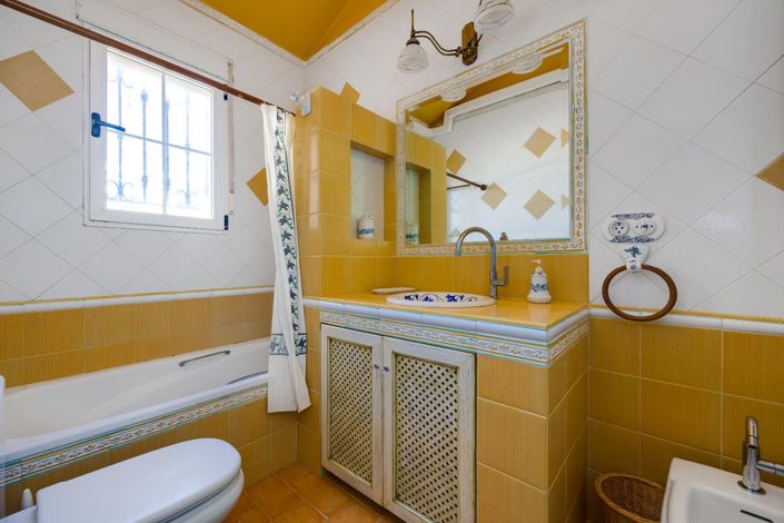 Image No.49-6 Bed Villa for sale