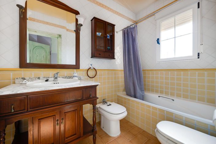 Image No.53-6 Bed Villa for sale