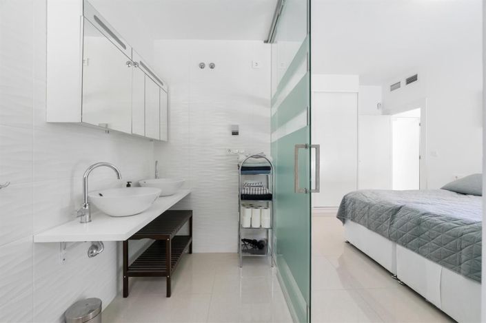 Image No.21-3 Bed Villa for sale