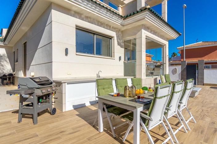 Image No.38-3 Bed Villa for sale