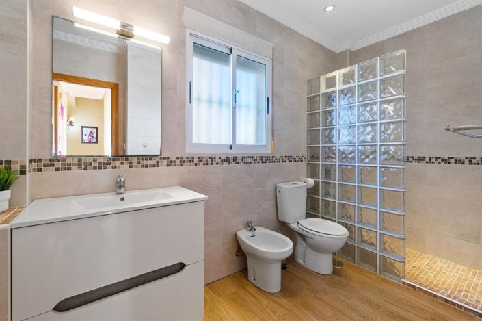 Image No.18-3 Bed Villa for sale