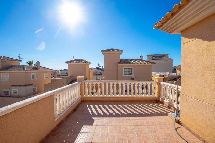 Image No.19-3 Bed Villa for sale