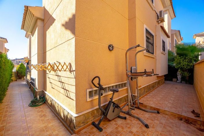 Image No.25-3 Bed Villa for sale