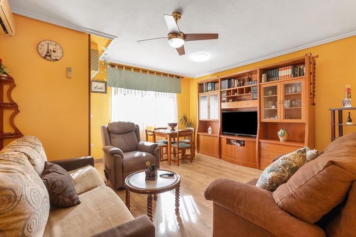 Image No.2-Appartement de 2 chambres à vendre à Torrevieja