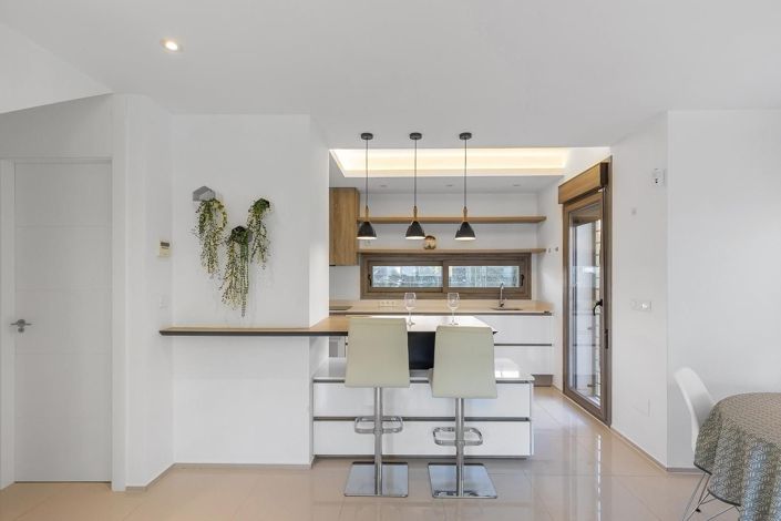 Image No.16-3 Bed House for sale